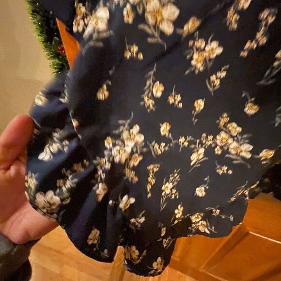 Floral Shawl/Coverup  - Picture 3 of 6